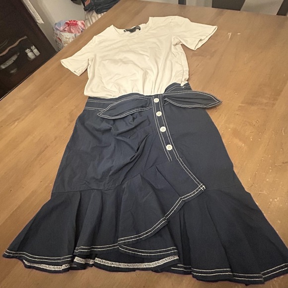 Veronica Beard Jeans Dress Womens Small / 6 White Navy Ruffle Skirt Tie Waist